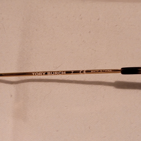 AUTHENTIC TORY BURCH AVIATOR SUNGLASSES - Picture 6 of 10